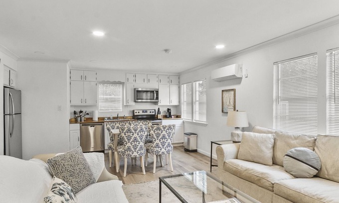 Fairhope Apartment | Mangrove - Blue Mangrove