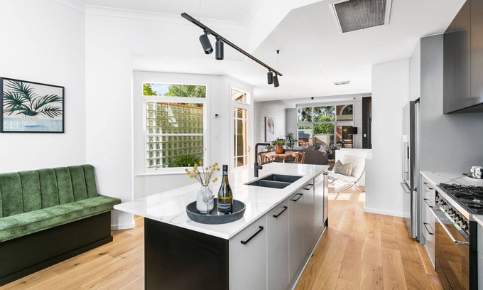 St Peters House | Manhattan Style 3 storey Luxury in St Peters