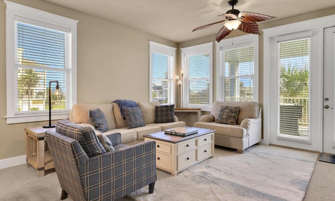 Red Fish Cove House | Mannanan Mac Lir