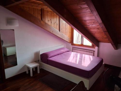 Gorla Apartment | Mansarda accogliente