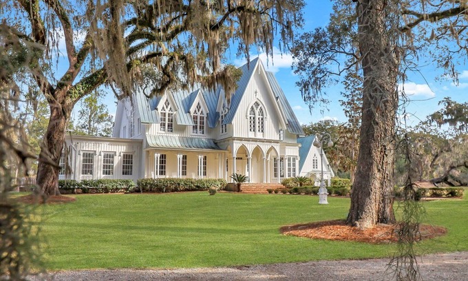 Bluffton House | Mansion at Rose Hill