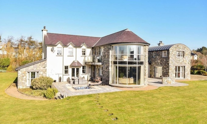 Barna House | Mansion by the Connemara coast