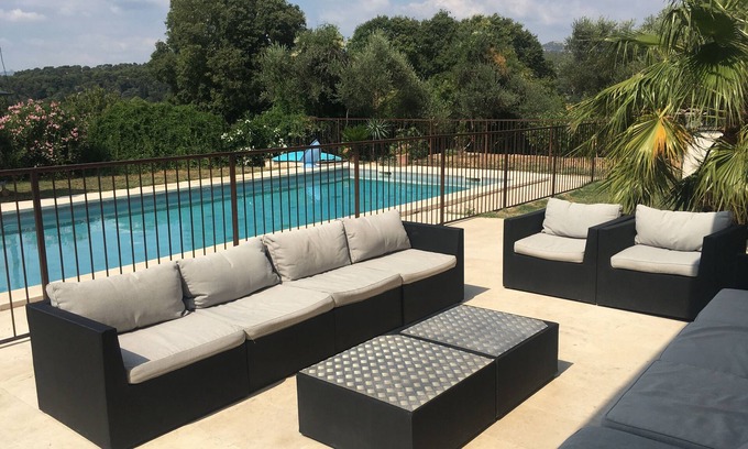 Les Trois Lucs House | Mansion with large swimming pool in Marseille, ideal for 2 or 3 families.