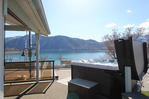 Manson House | Manson Lake House