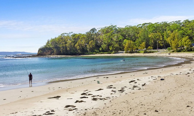 Bendalong House | Manta Ray on Washerwoman Beach