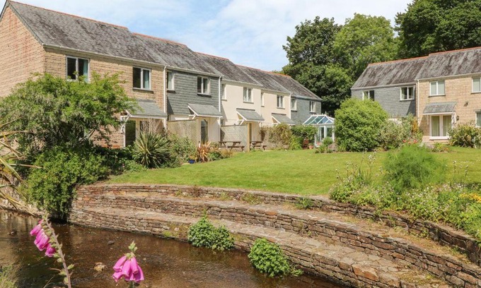 Falmouth House | Manuka