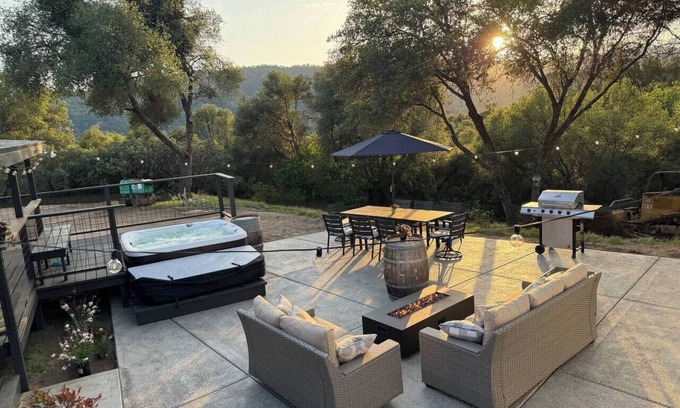 Ahwahnee House | Manzanita Sunsets House