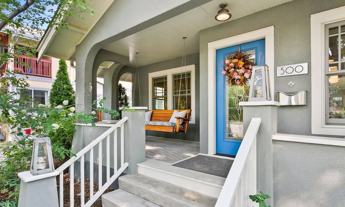 Martinez Park House | Maple Courtyard - Old Town w/King Suite & Piano