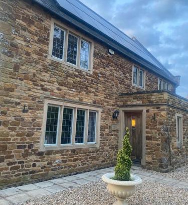 Old Bed & Breakfast | Maple House