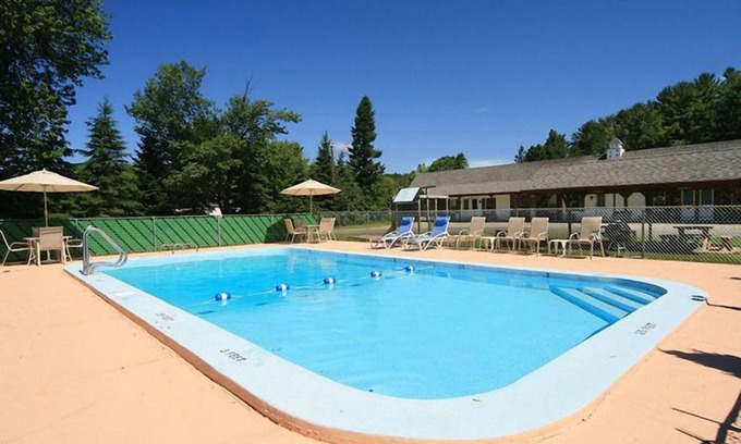 Littleton Hotel | Maple Leaf Motel