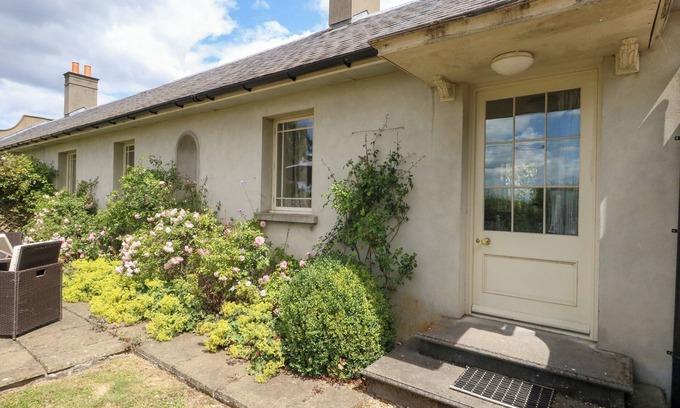 Mappowder Cottage | MAPPOWDER COTTAGE, pet friendly, with open fire in Buckland Newton