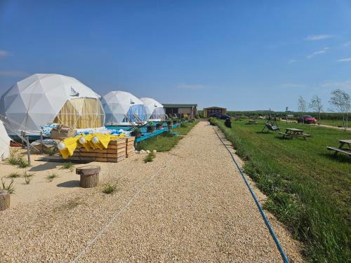 Dulcesti Resort | Mar a Lago Glamping23