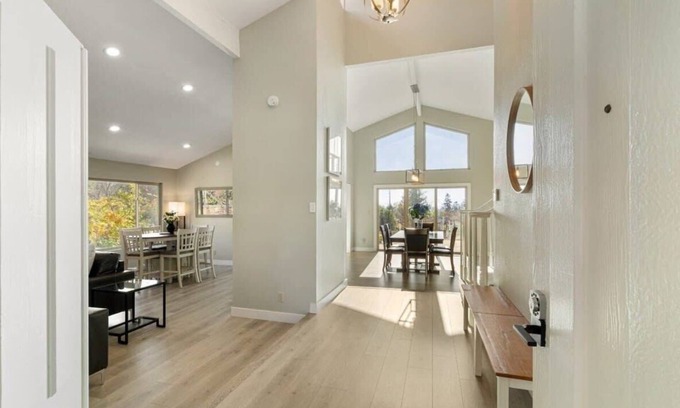 Weibel House | @ Marbella Lane - AMAZING Views Serene Retreat