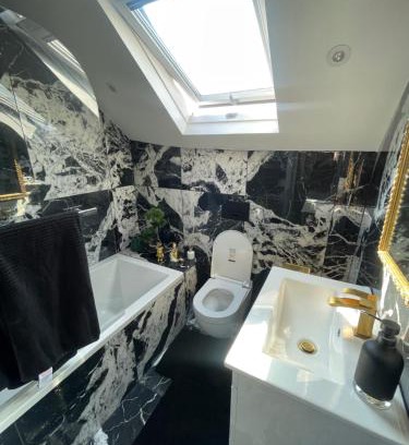 Edgware House | Marble House
