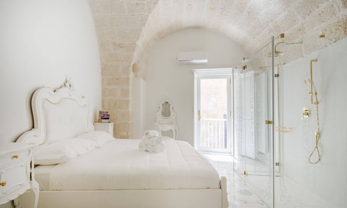 Centro Storico Apartment | Marchesa – Two-Bedroom Suite with Panoramic Terrace in the Historic Center