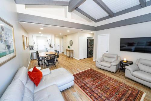 Oak Creek Apartment | Marcs Red Rock Retreat 2 Primary Suites 2 Bath