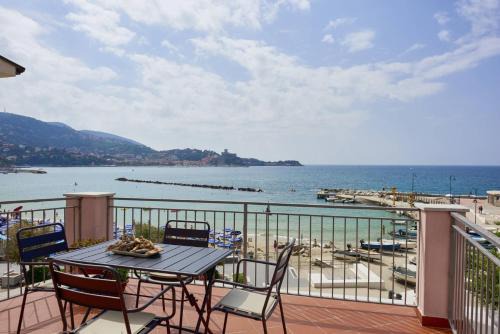 San Terenzo Apartment | MaRea