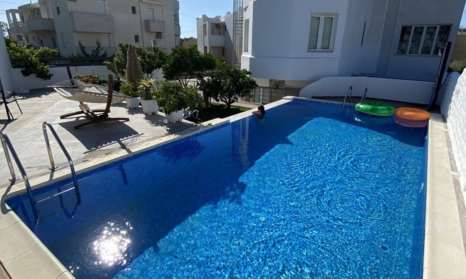 Adelianos Kampos Apartment | Maria's doolhouse