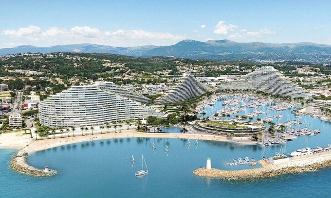 Villeneuve Loubet Beach Apartment | Marina Baie Des Anges. between Nice and Antibes Air conditioning and private parking