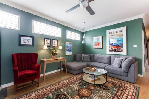 Williamstown House | Marina Blue - Bold Bayside Charm by the Foreshore