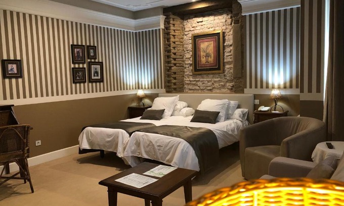 Comillas City Center Hotel | Marina de Campios