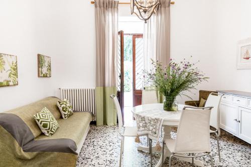 San Bartolomeo al Mare Apartment | Marina