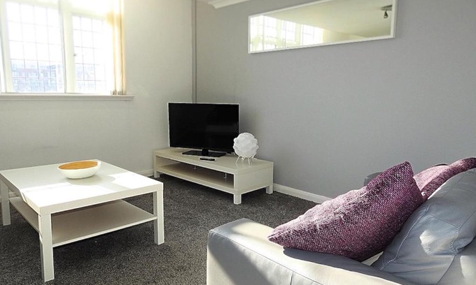 Hull Apartment | Marina Mews 2