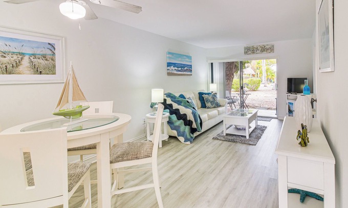 Rock Harbor Condo | Marina + Pool Access On-Site: Key Largo Escape