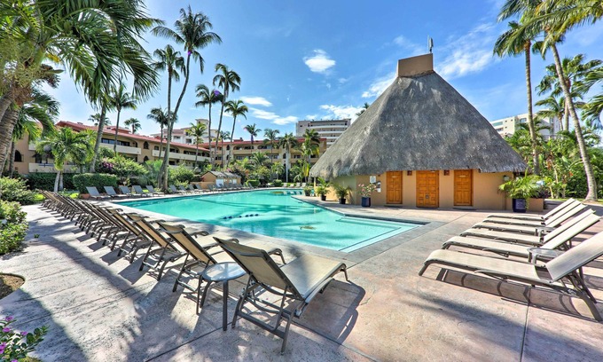 El Medano Ejidal Apartment | Marina Sol Los Cabos Haven - Walk to Medano Beach!