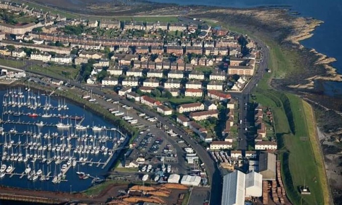 Troon Apartment | Marina View, lovely upper 3 bedroom apartment