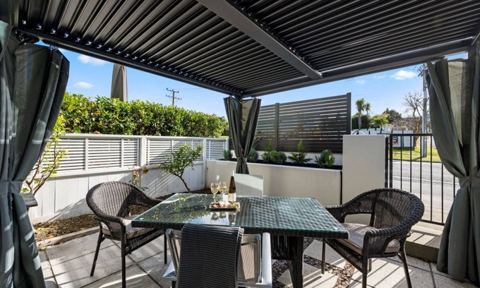 Taupo House | Marina Views - Watermark Apartment