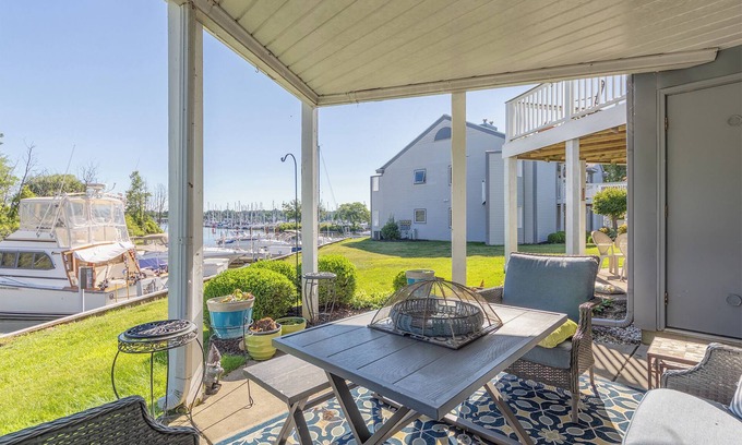 Douglas House | Marina Vista - Water Views - Cozy Getaway