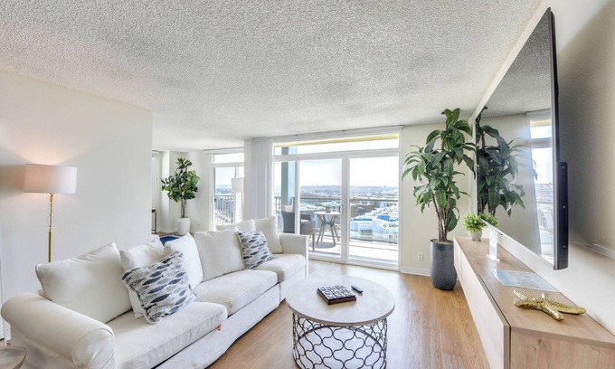 Marina del Rey Apartment | Marine Life: Smell the Sea, Feel the Breeze