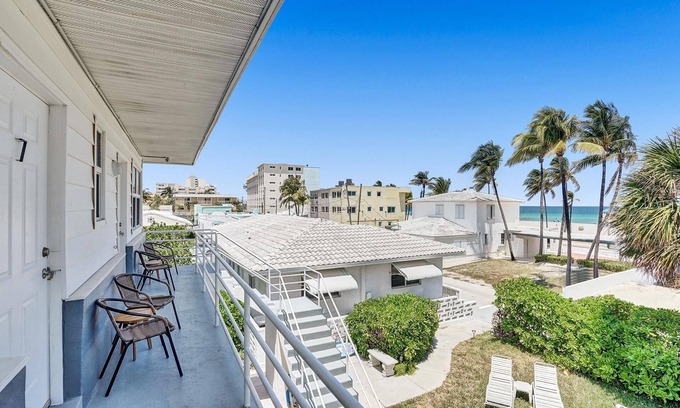 Hollywood South Central Beach Apartment | MARINE VILLAS HOLLYWOOD