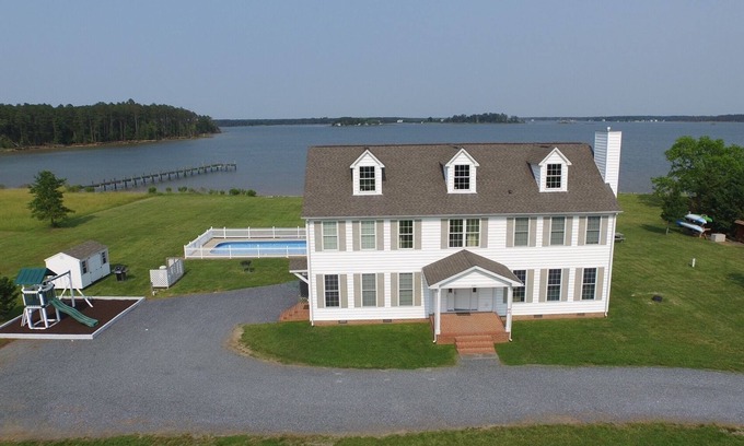 Cambridge House | Mariner at Swan Cove Manor