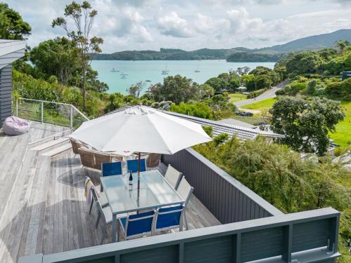 Parekura Bay House | Mariner's Lookout - Parekura Bay