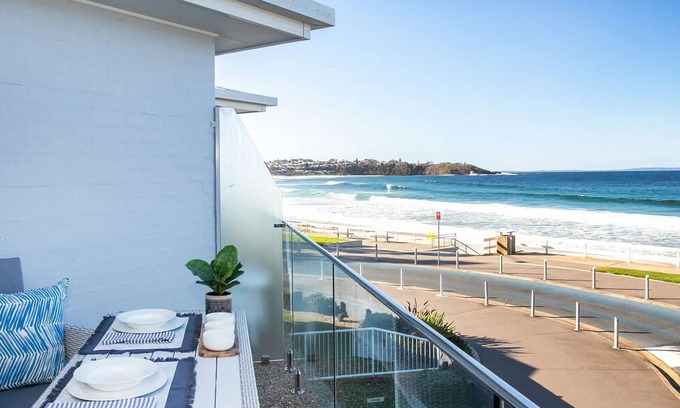 Mollymook Apartment | Mariners 6 - Beachfront studio apartment with breathtaking coastal views