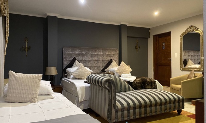 Sandown House | Marion Lodge
