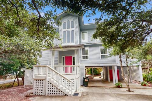 Pine Knoll Shores House | Maritime Place