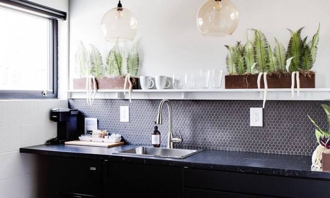 East Market District Apartment | Market #7 · Stellar Suites | Sunny Studio King | NuLu | Bike