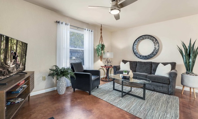 Downtown Condo | Market District Unit 1 - 1mi to DT Bentonville