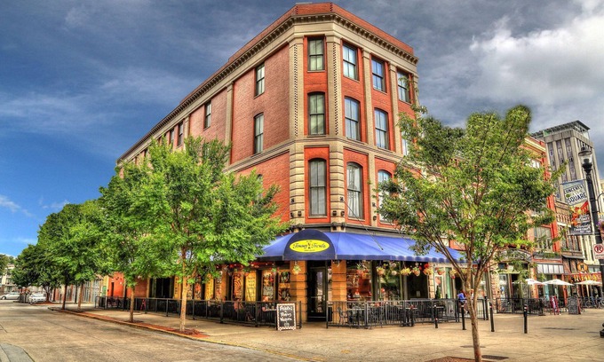Downtown Knoxville Apartment | "Market View" 2Br, 2ba, Best view of the Market Square, Great Location