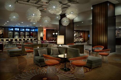 Airport Township Hotel | Marriott St. Louis Airport