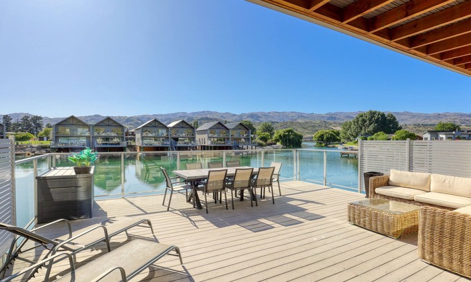 Lowburn Apartment | Marsden Lake Resort Central Otago