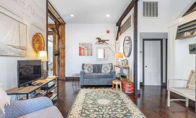 North Kingstown House | Marshland Cottage Walk to Wickford Village