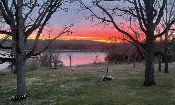 Cassville House | Martha's View - Lake front house with slip at the Marina included