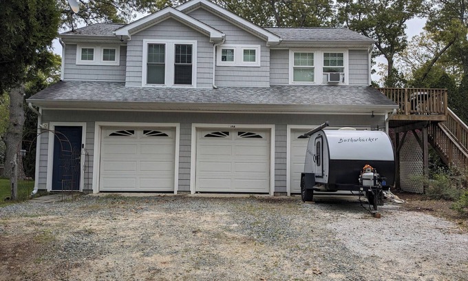 Oak Bluffs Apartment | Martha’s Vineyard 15 minute walk to Oak Bluffs Beach and Town