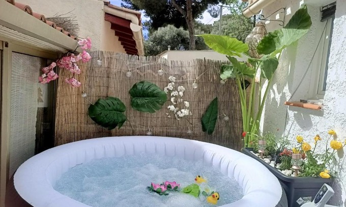Martigues House | MARTIGUES Adorable petite guest house