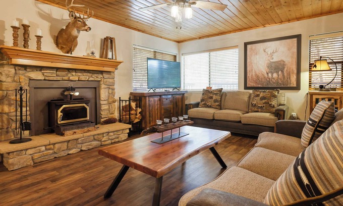 Springville Cabin | Martin Cabin @Pierpoint By SNP Trail of Giants