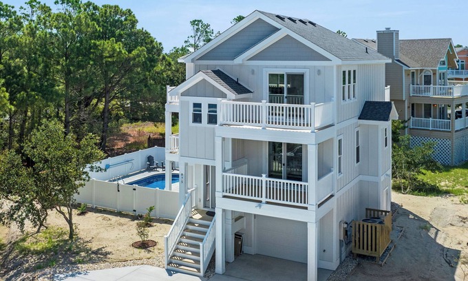 Monteray Shores House | Martinis and Bikinis: New Build | Pool | Dogs OK | Hot Tub